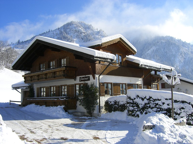 haus im winter